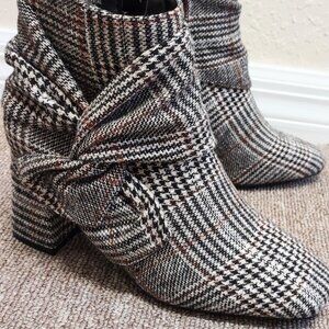 Burberry pattern ankle boots. NWOT. 3" heel. Sz 6.5